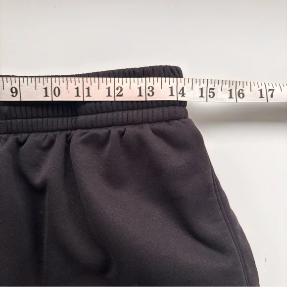 UA Icon Fleece
Women's Wide Leg Pants - Picture 7 of 15